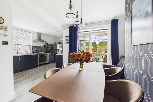 124, Newton Nottage Road, Porthcawl photo 3