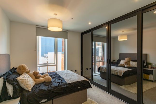 Flat to rent in The Colmore, Snow Hill Wharf, Shadwell Street, Birmingham