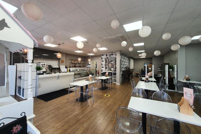Restaurant/cafe for sale in Cafe &amp; Sandwich Bars BD16, Eldwick, West Yorkshire