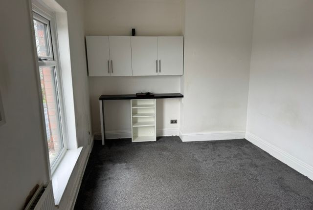 Flat 5 102, Stocks Park Drive, Bolton photo 5