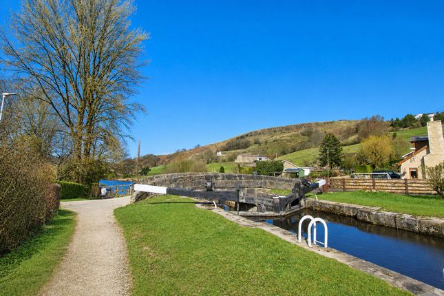 980 Rochdale Road, Todmorden photo 3
