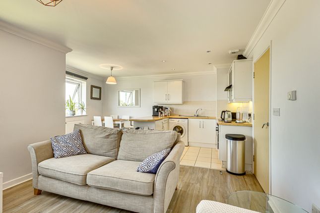 Flat FLAT 23, SOUTH POINT, 374 - 386, Prince Avenue, Westcliff-on-sea photo 2