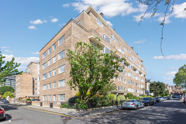 Flat to rent in Cottesmore Court, Stanford Road