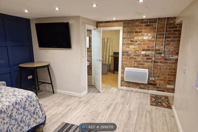 Flat A, Lumley St, Castleford photo 2