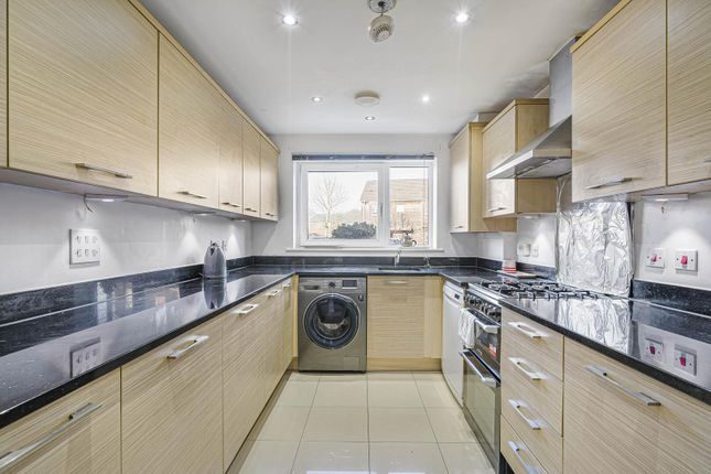 18, Cloud Close, Dartford photo 3