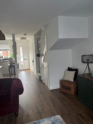 6, Gill Crescent, Rugby photo 2
