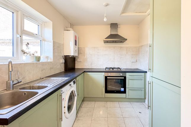 1-bed house on 21 Knebworth Path, Borehamwood, £1,500/mo