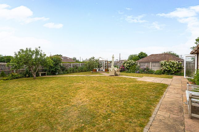 TORWOOD, Kingsway, Hullbridge photo 4