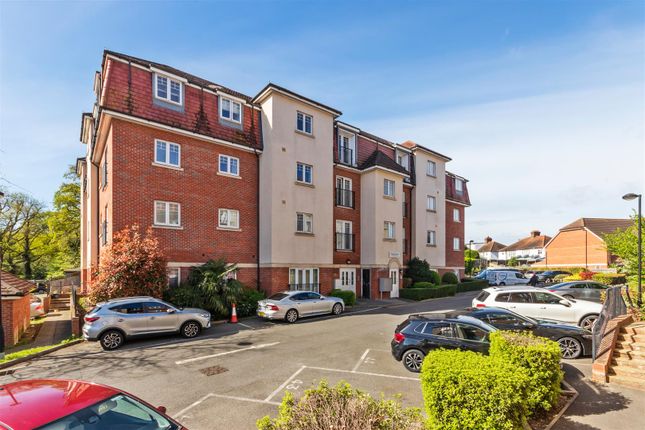 Thumbnail Flat for sale in Nursery View House, Schoolgate Drive, Morden