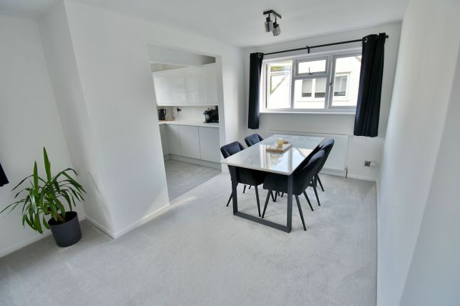 The Pines, Church Road, Ferndown photo 4