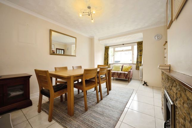 14, Bradgate Road, Bedfordshire photo 4