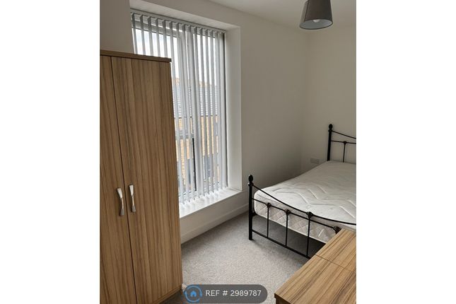 Flat, Bird Close, Birmingham photo 2