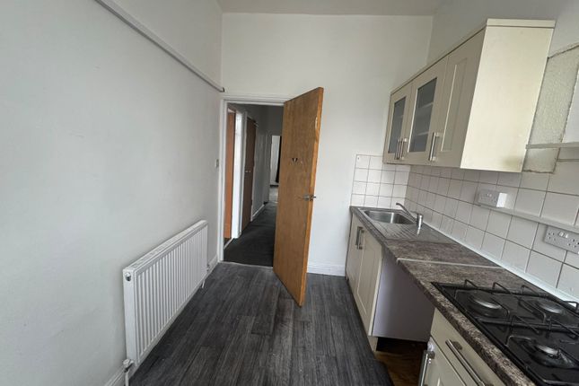 27, BLENHEIM ROAD FLAT 2, BRADFORD photo 2