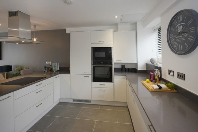 Thumbnail Flat to rent in Paget Place, Penarth
