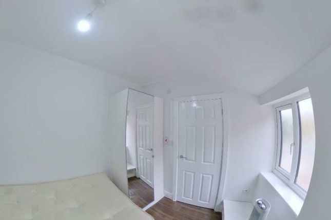 Flat B, 281, Vicarage Road, Kings Heath, Birmingham photo 3