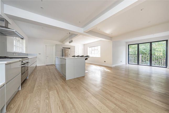 Cranleigh,, Ballard Close, Kingston Upon Thames photo 4