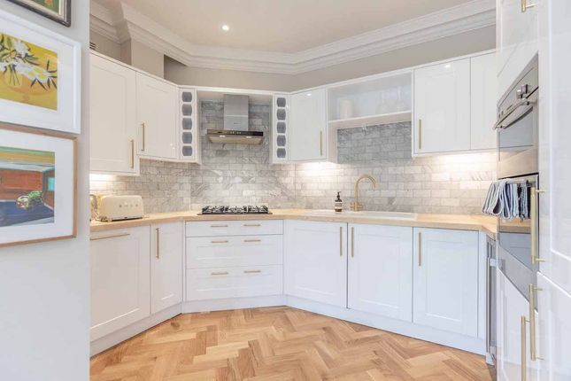 4 Nashdom, Nashdom Lane, Burnham photo 3