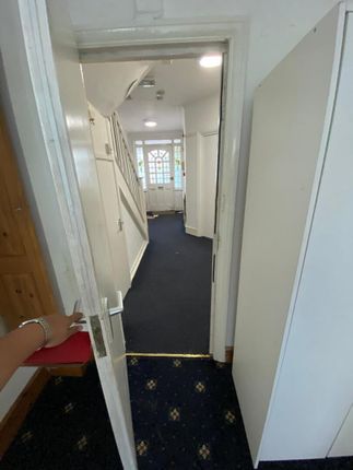 Flat - 6 275, Harrow Road, Wembley photo 5