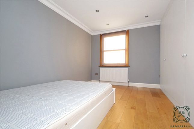 Flat 2, First Floor, 33, Turnpike Lane, London photo 3