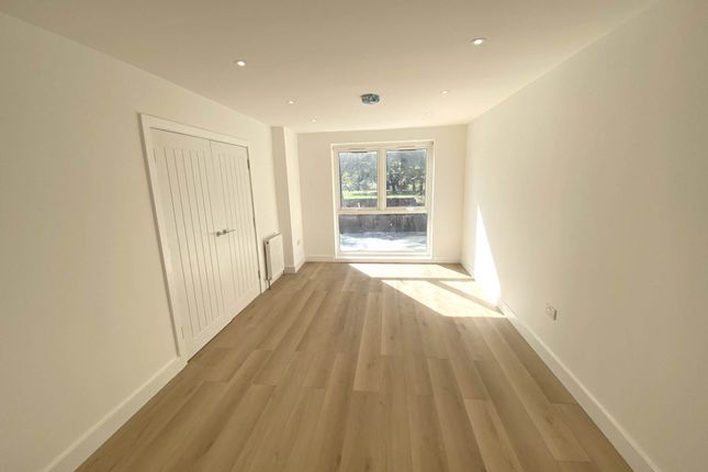 Flat 2, Bairstow Close, Borehamwood photo 2
