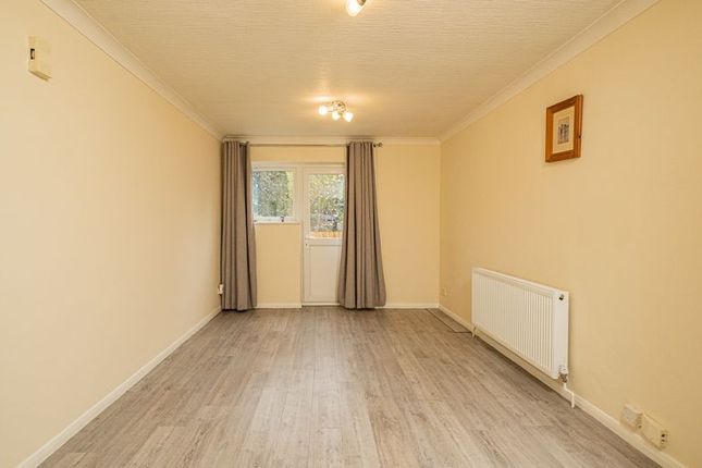 65c, Pinner Park Avenue, Harrow photo 2