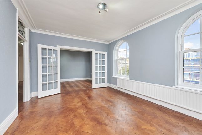 Flat for sale in Mandeville Court, Finchley Road