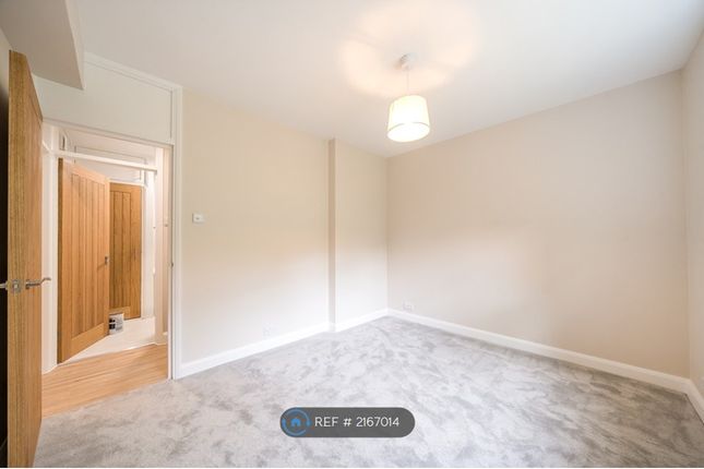 Flat, Greyfriars Wells Park Road, London photo 4