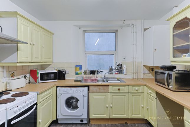 93 Warren Road, Torquay, Devon photo 2