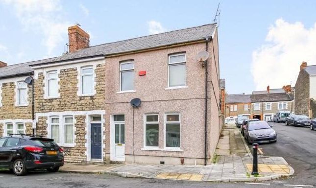 Property to rent in Queen Street, Barry