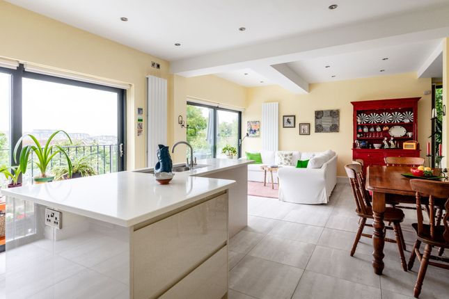 62 Lenham Avenue, Brighton photo 2