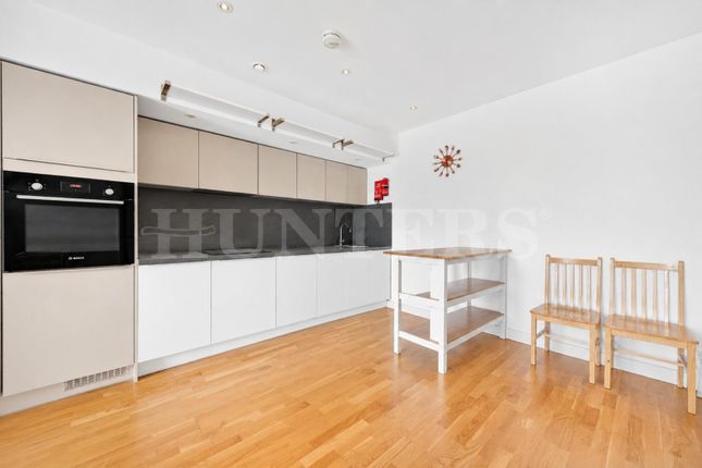 Flat 23, Butterfly Court, Bathurst Square, London photo 3