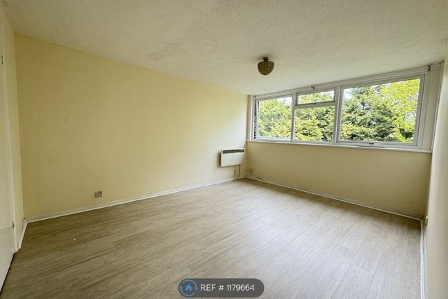 Thumbnail Flat to rent in Long Green, Chigwell