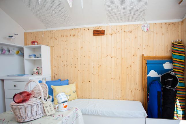 Beach Hut 893, 893, Cliff Road, Felixstowe photo 5