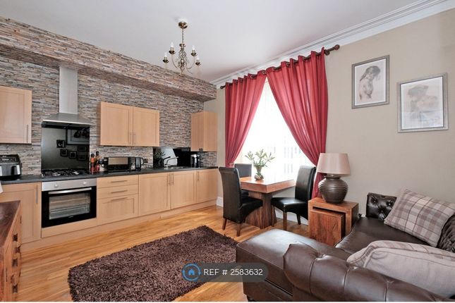 Lounge / Kitchen 01
