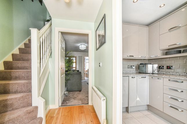 5, Cookham Road - Oakhurst, Swindon photo 4