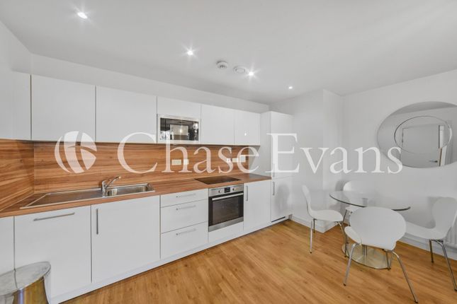 Flat 9 Waterside Heights, 16, Booth Road, London photo 4