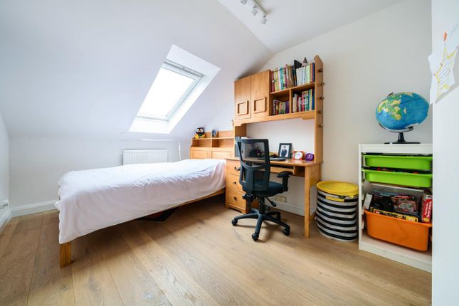 Town house for sale in Albany Mews, Kingston Upon Thames