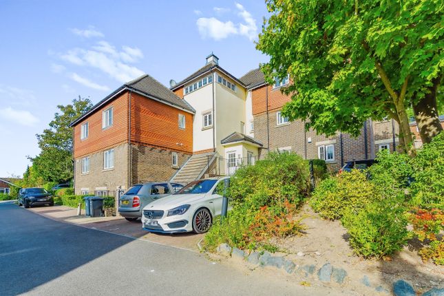 Thumbnail Flat for sale in Park View, Caterham, Surrey