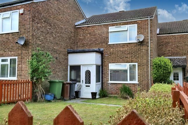 2 bed terraced house to rent in Fairfield Close, Radlett WD7