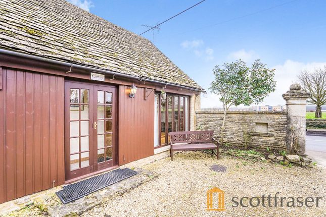 Thumbnail Cottage to rent in Manor Road, Brize Norton, Carterton