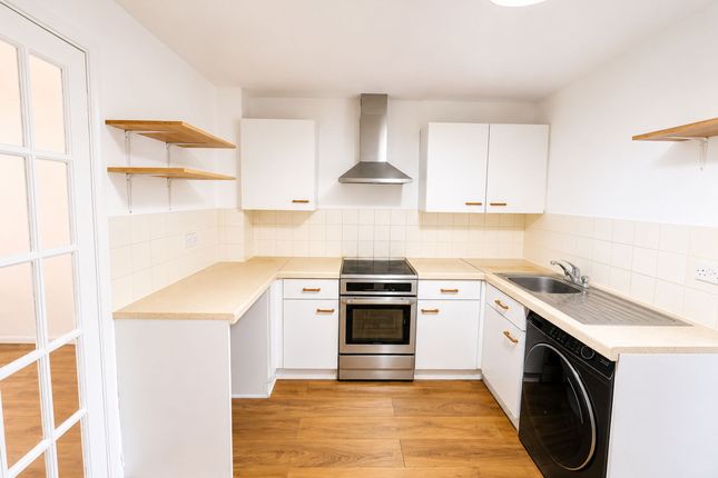 69 Longbridge Way, London photo 3