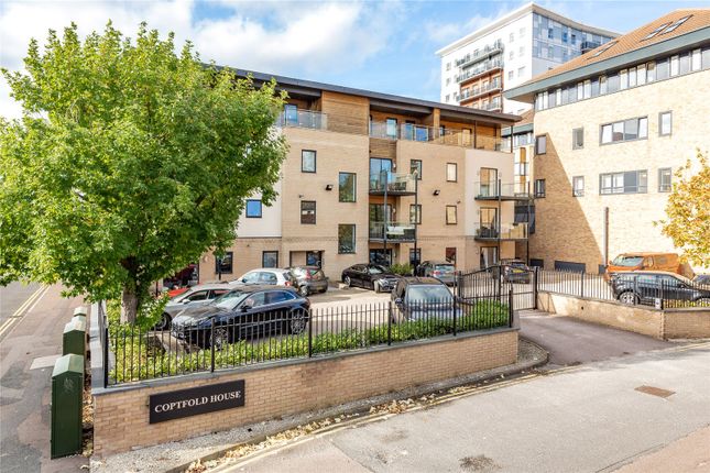 Flat for sale in New Road, Brentwood, Essex