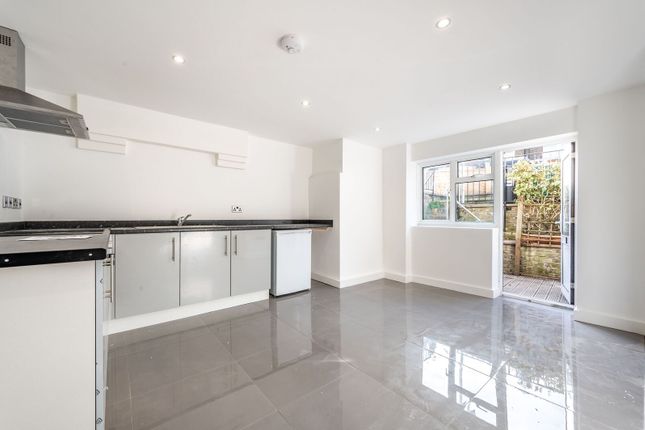 Oakhill Road, East Putney photo 2