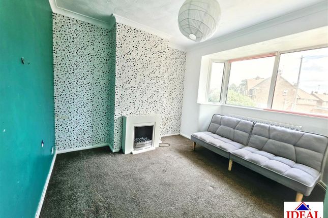 95, Shaftsbury Avenue, Woodlands, Doncaster photo 2