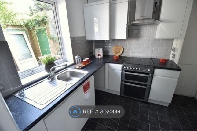 Waterslade Green, Luton photo 3