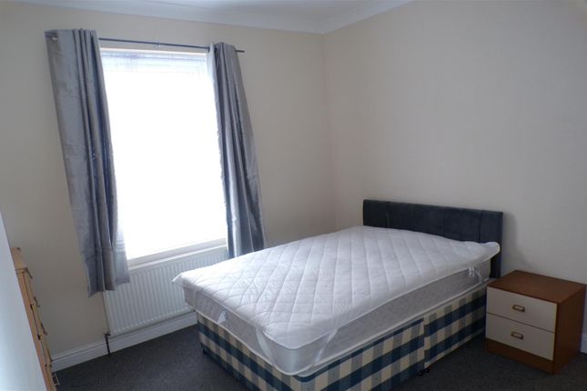 23, Recreation Crescent, Leeds photo 5