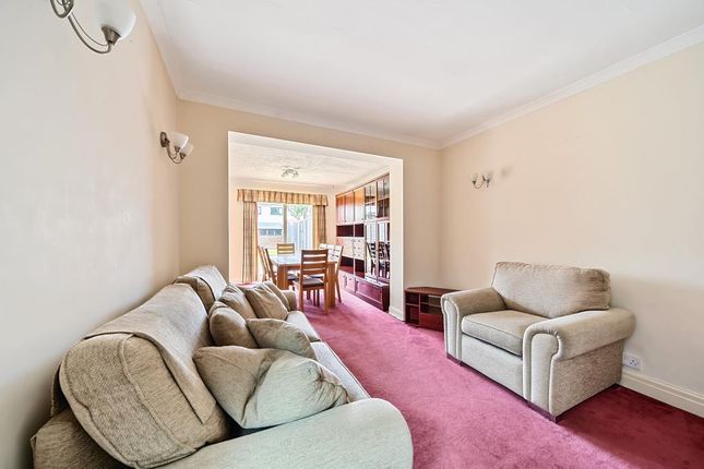 4 Roch Avenue, Roch Avenue, Edgware photo 3