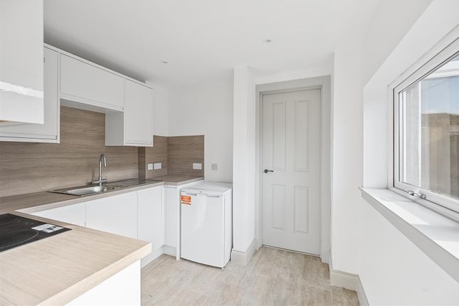 26, Crossgates, Bellshill photo 4