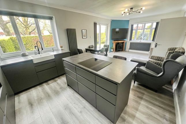 2, Derwent Drive, Bolton photo 3
