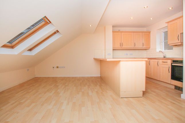 12, Warren Court, Peterborough photo 3